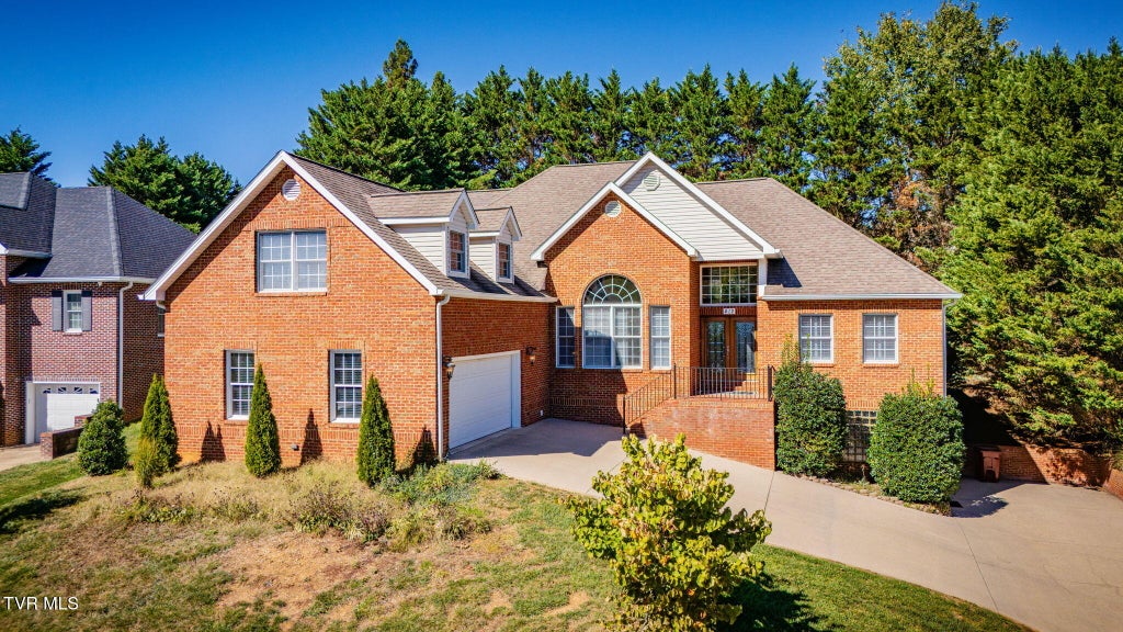 Photo of 412 Emerald Chase Circle, Johnson City, TN 37615 (MLS # 10002170)