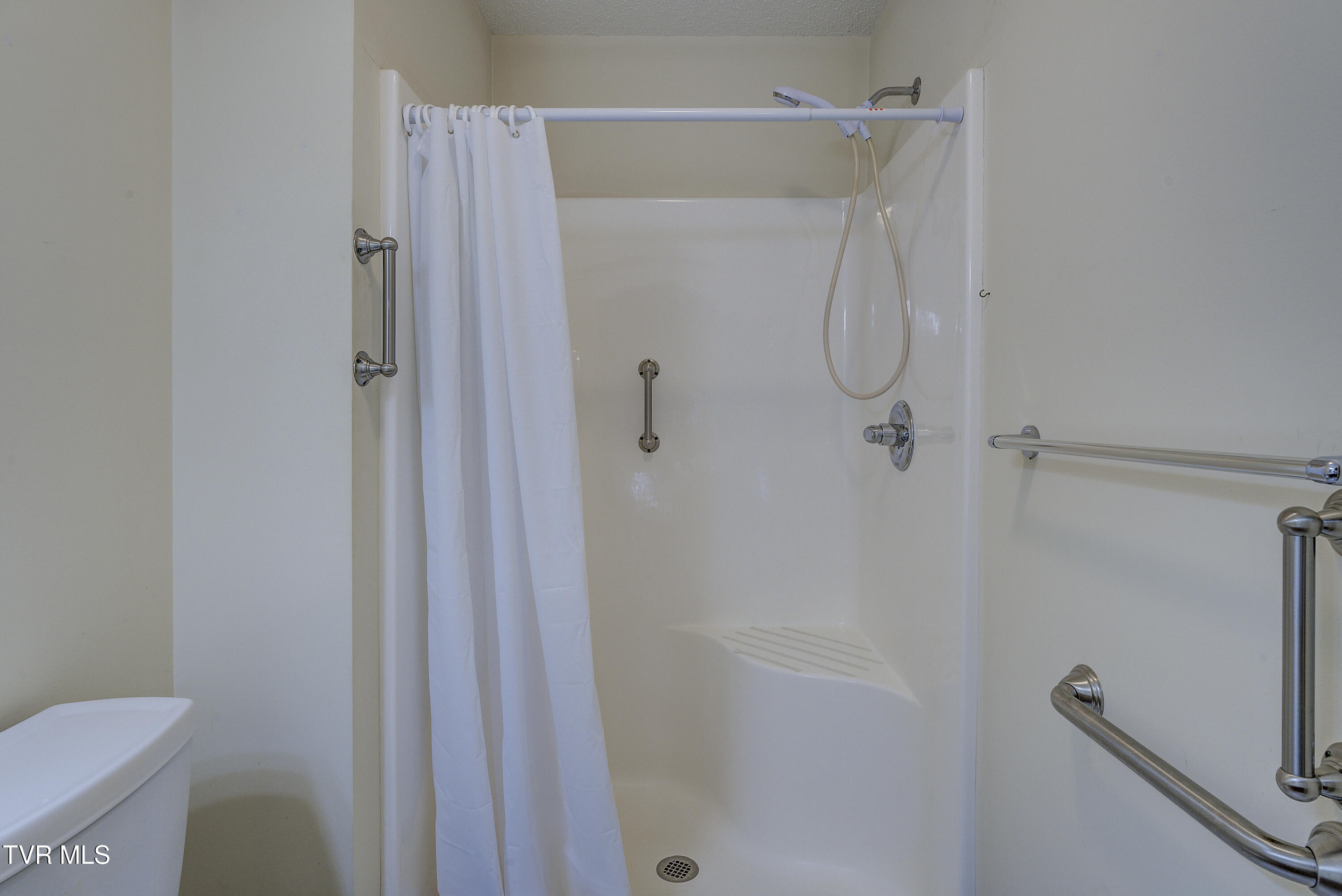 113 Silver Drop Lane, Bristol, Virginia image 17