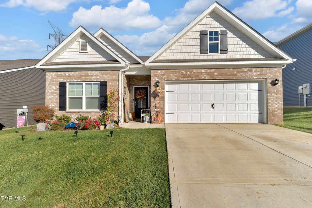 Photo of 1702 Fox Meadows Circle, Bluff City, TN 37618 (MLS # 9987283)