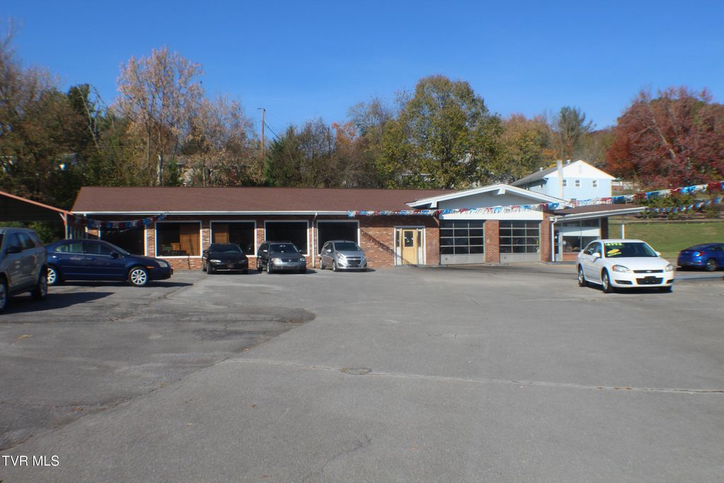 Photo of 2100 Stone Drive, Kingsport, TN 37660 (MLS # 9973094)