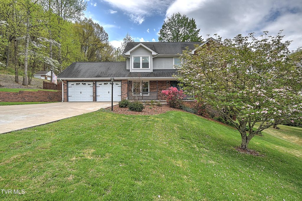 Photo of 308 Appleberry Circle, Kingsport, TN 37663 (MLS # 9993858)