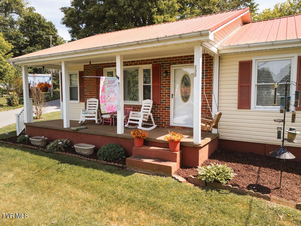 Photo of 139 Miller Avenue, Johnson City, TN 37601 (MLS # 9995520)