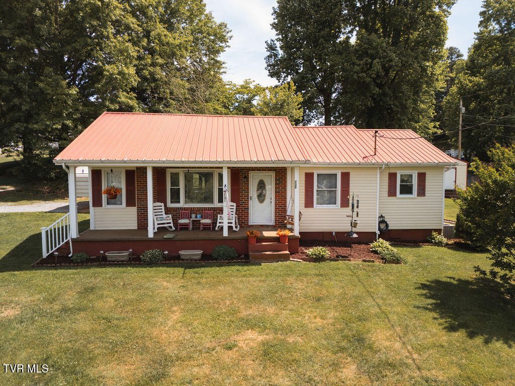 Photo of 139 Miller Avenue, Johnson City, TN 37601 (MLS # 9995520)