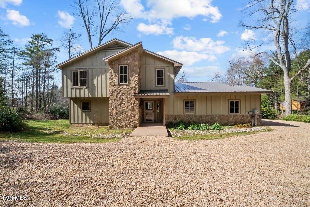 Photo of 342 Ripshin Lake Road, Roan Mountain, TN 37687 (MLS # 9993408)