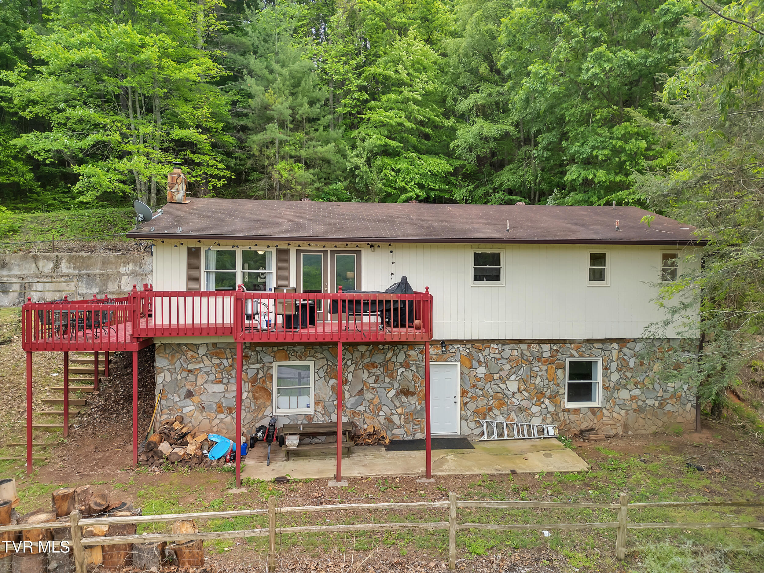 102 Brummett Road, Unicoi, Tennessee image 4