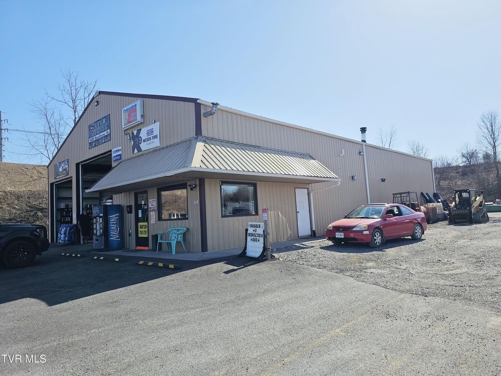 Photo of 130 Progress Way, Norton, VA 24273 (MLS # 9977375)