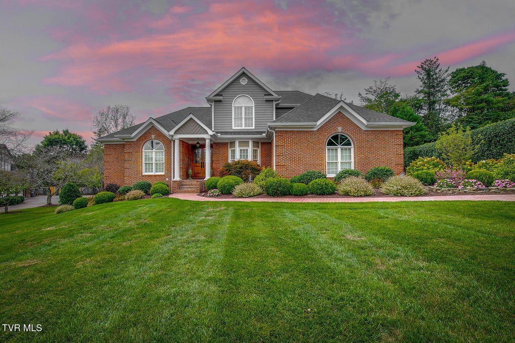 Photo of 2021 Buckingham Court, Kingsport, TN 37660 (MLS # 10001021)