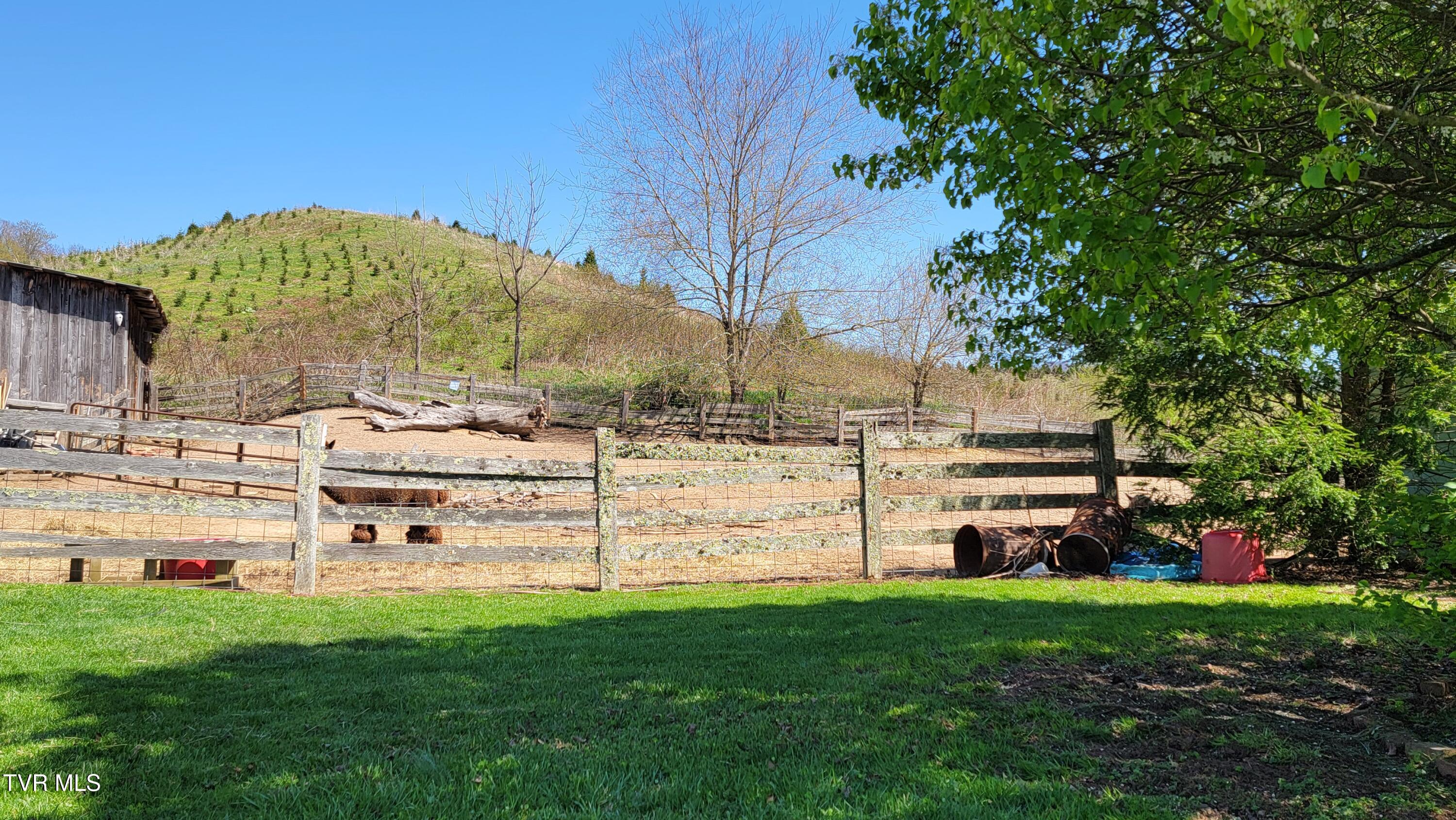 138 J Phillipi Road, Mountain City, Tennessee image 12