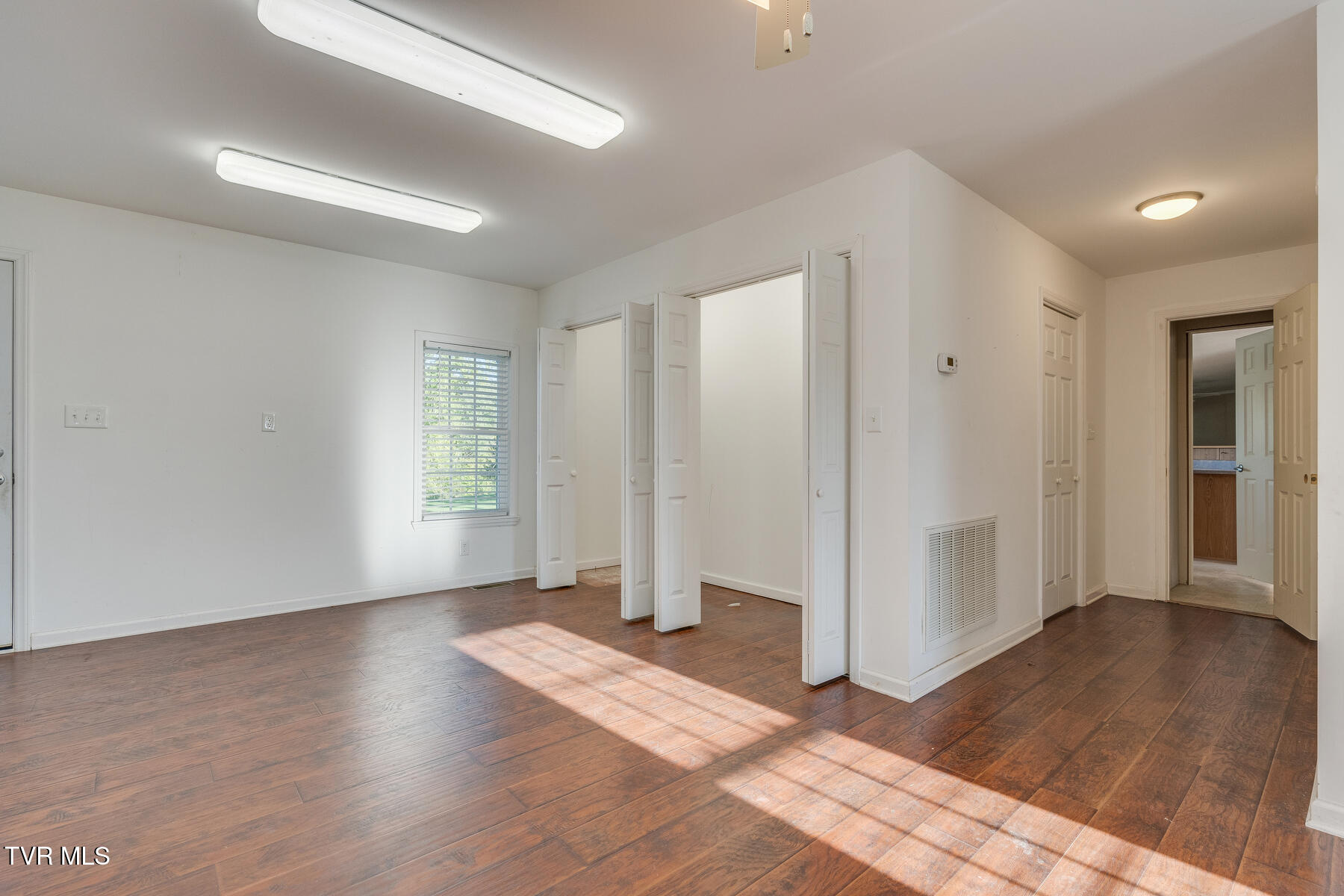 228 Midway Street, Saltville, Virginia image 12