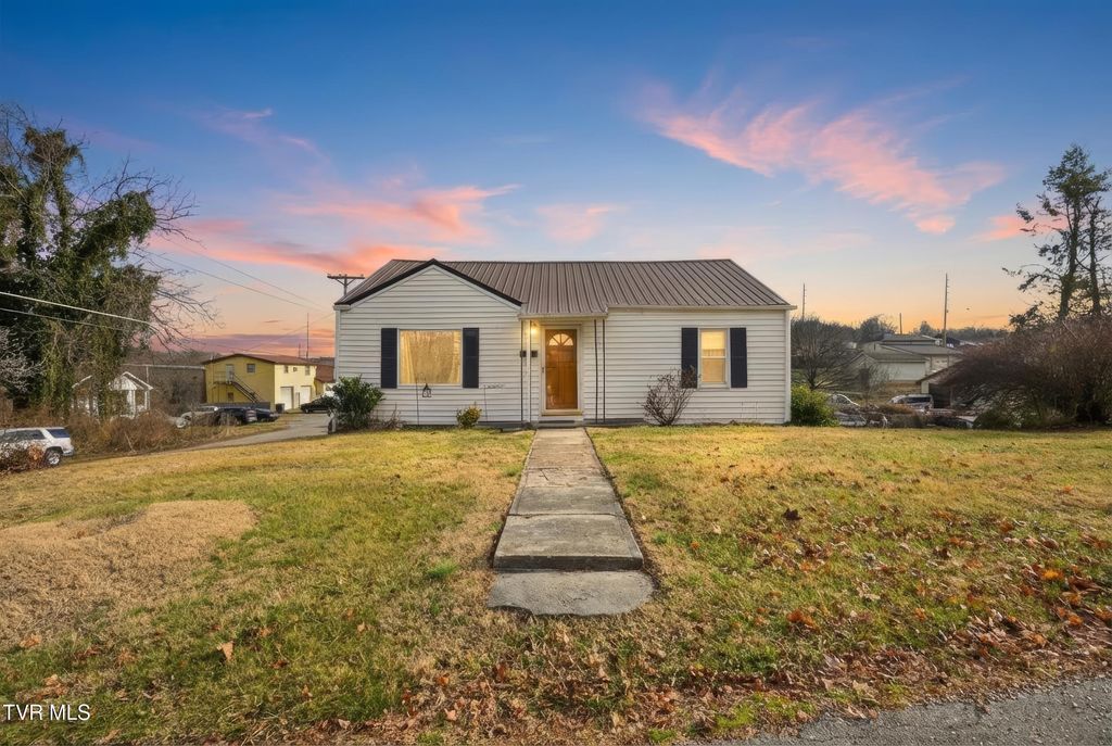 Photo of 1501 Kentucky Avenue, Bristol, TN 37620 (MLS # 9990523)