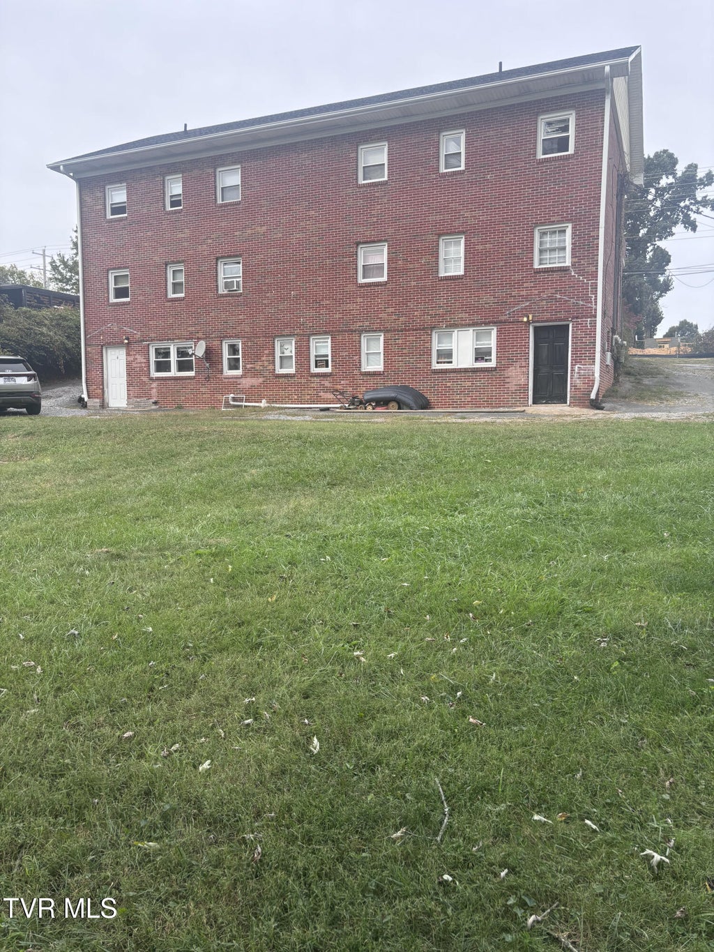 Photo of 3411 Walnut Street, Johnson City, TN 37604 (MLS # 10001999)