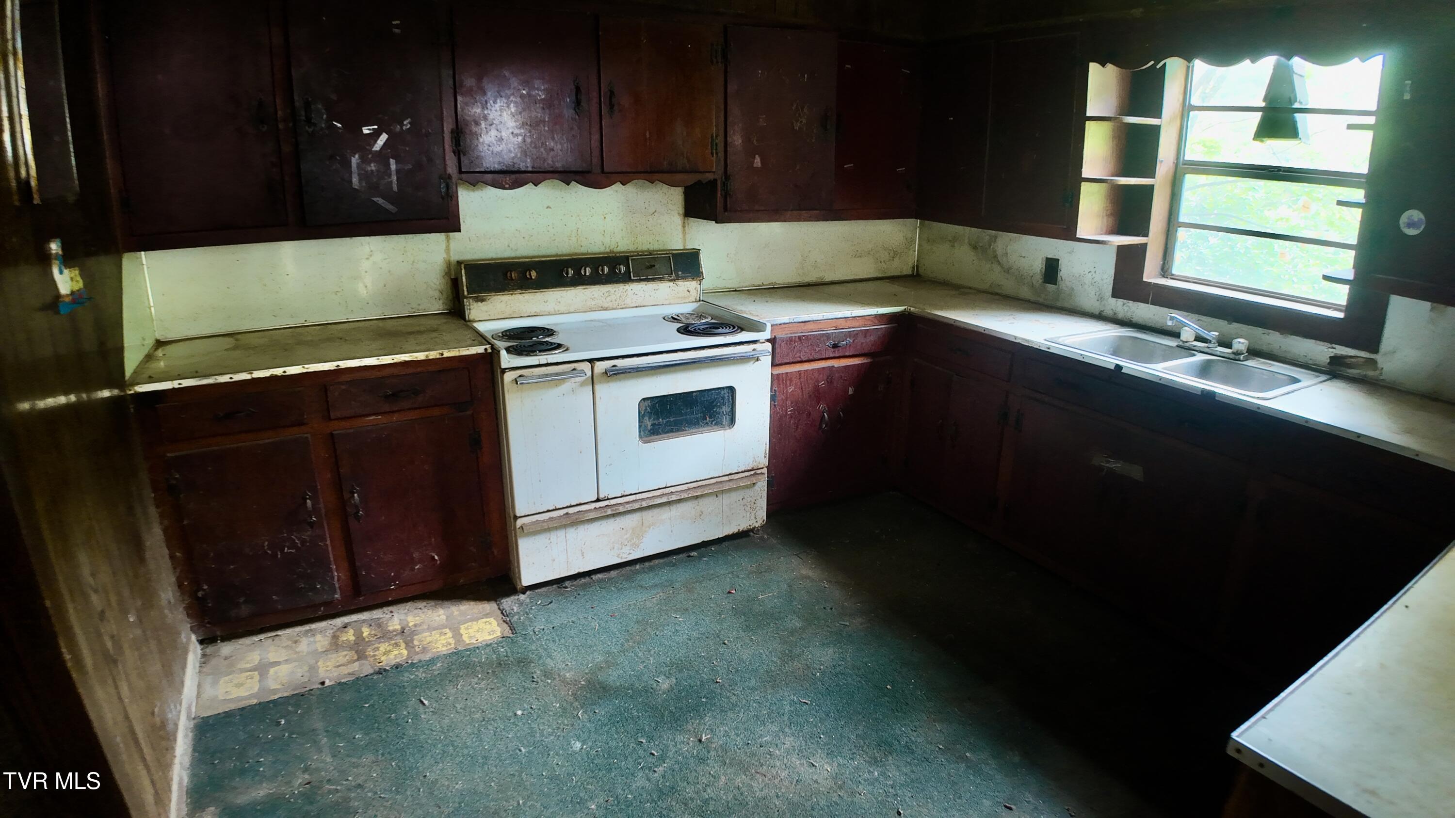 289 Early Branch Road, Rogersville, Tennessee image 2