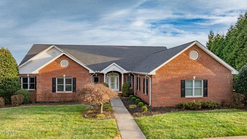 Photo of 131 Simmons Ridge, Johnson City, TN 37604 (MLS # 9988723)