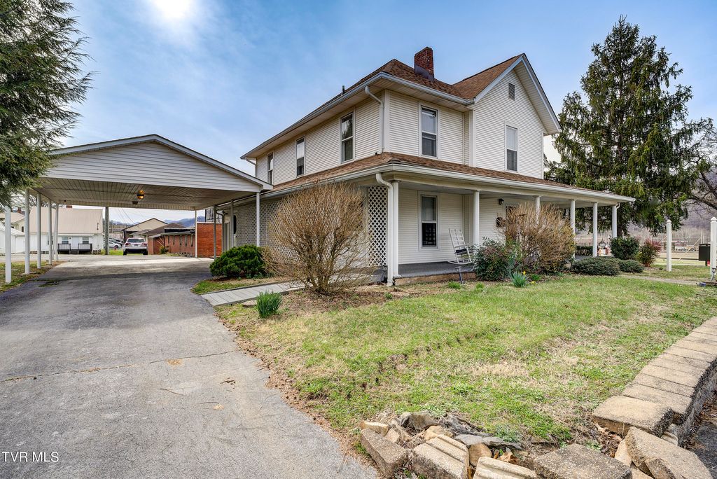 Photo of 206 2nd Street, Erwin, TN 37650 (MLS # 9985784)