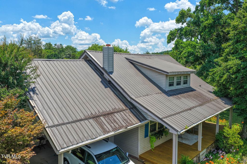 Photo of 129 Cardinal Drive, Rogersville, TN 37857 (MLS # 9982744)