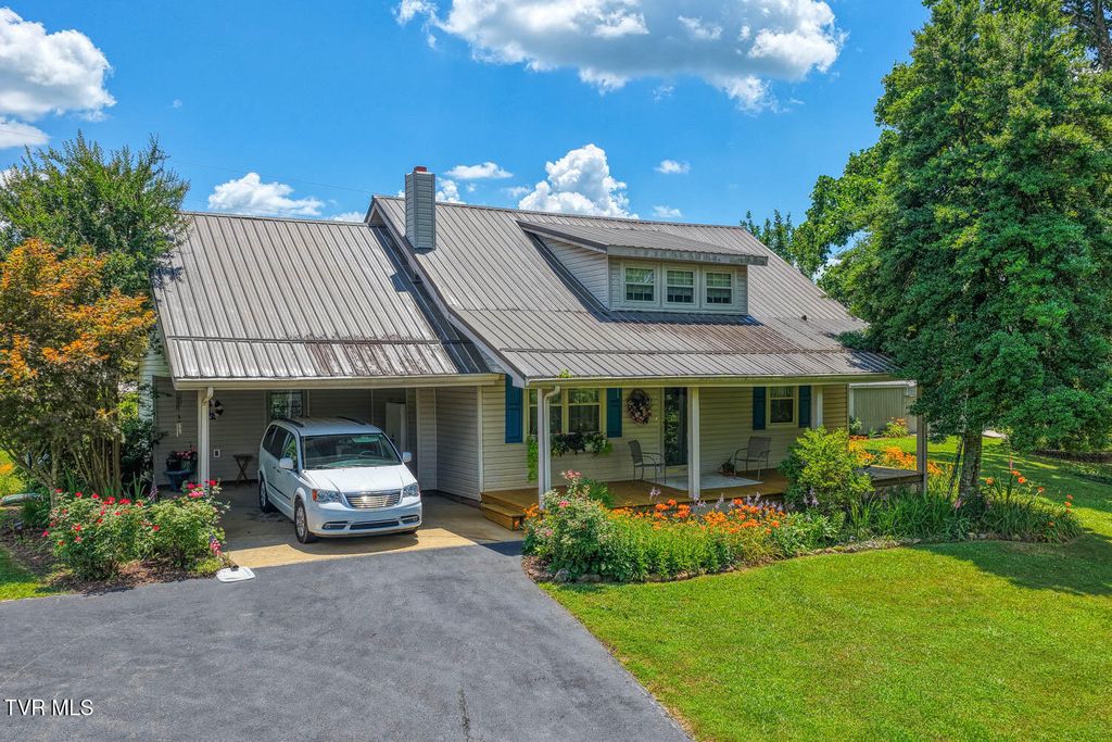 Photo of 129 Cardinal Drive, Rogersville, TN 37857 (MLS # 9982744)