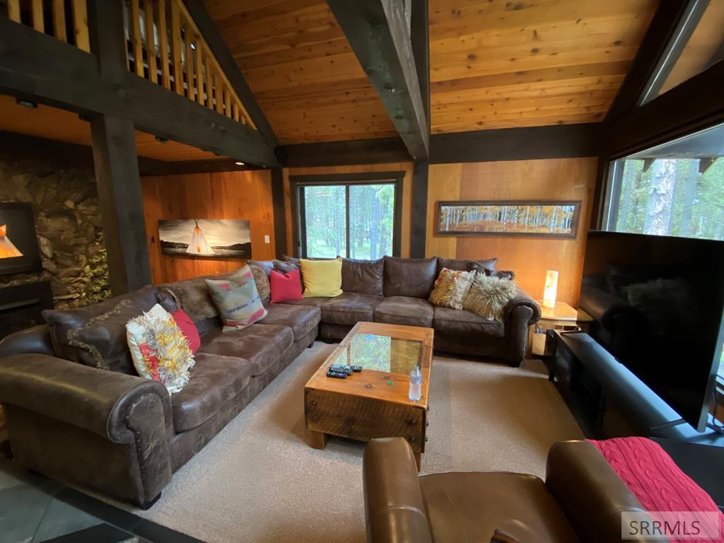 3953 Fawn Run, ISLAND PARK, Idaho image 32