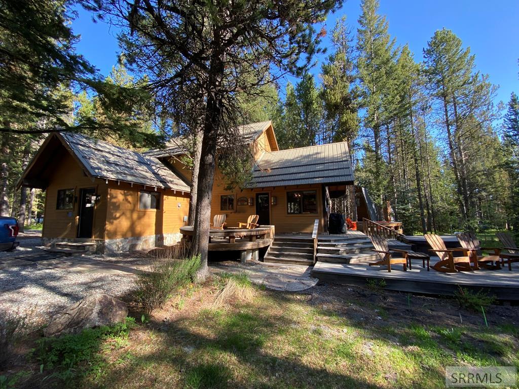 3953 Fawn Run, ISLAND PARK, Idaho image 5