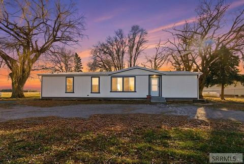 Photo of 967 W 200 S, BLACKFOOT, ID 83221 (MLS # 2181131) Photo of 967 W 200 S, BLACKFOOT, ID 83221 (MLS # 2181131)