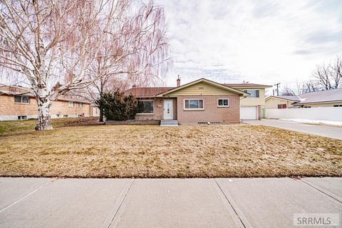 Photo of 976 Canyon Avenue, IDAHO FALLS, ID 83202 (MLS # 2181962)