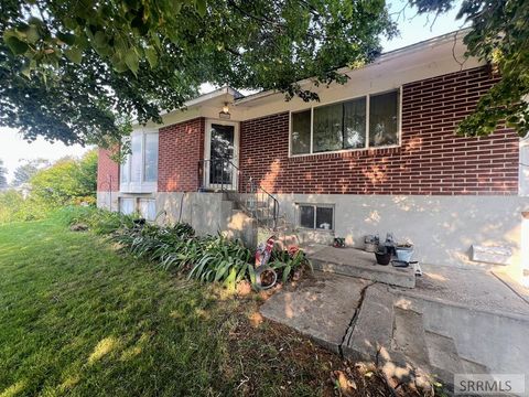 Homes For Sale - 645 Bannock Avenue<br/> AMERICAN FALLS, ID 83211