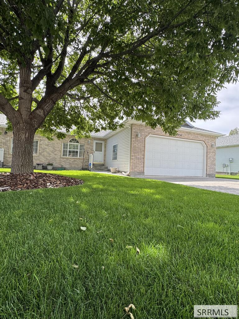 2934 Oakhaven Circle