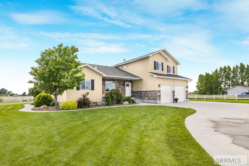 1079 N 2700 W, REXBURG, Idaho image 1