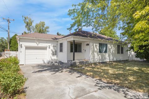 Photo of 211 Collins Street, BLACKFOOT, ID 83201 (MLS # 2178276)