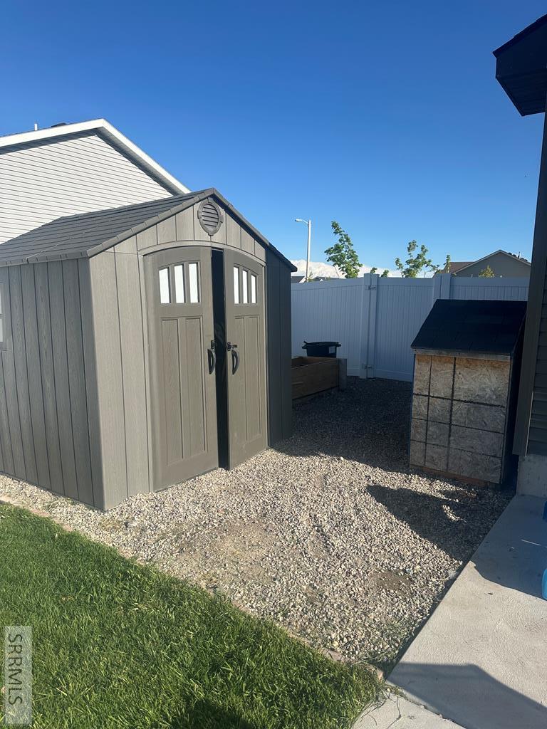 3933 E Hyrum Drive, IDAHO FALLS, Idaho image 36