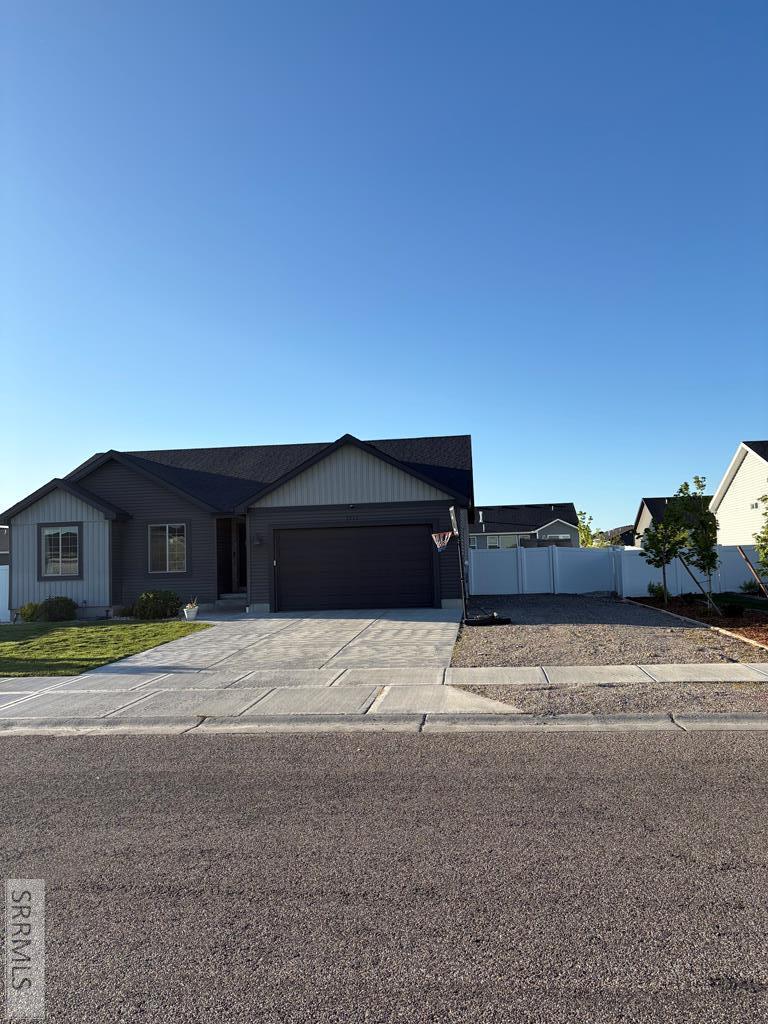 3933 E Hyrum Drive, IDAHO FALLS, Idaho image 2