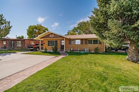 Photo of 216 Jefferson Street, BLACKFOOT, ID 83221 (MLS # 2180060)