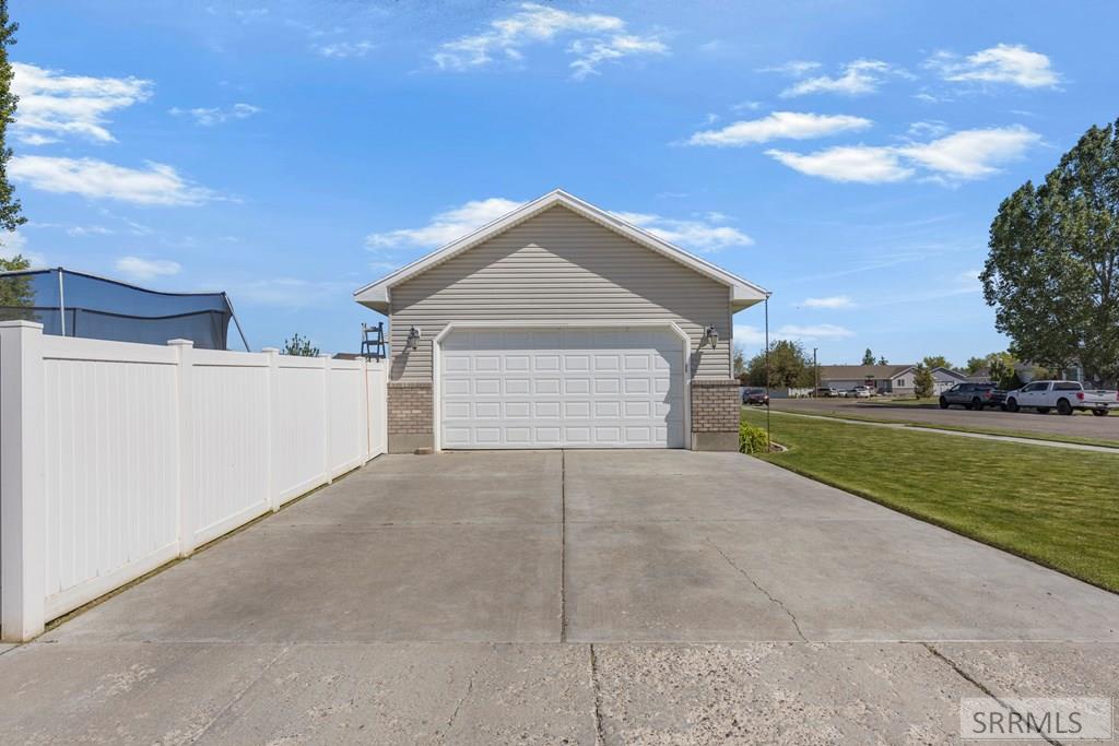 3840 Summerwood Lane