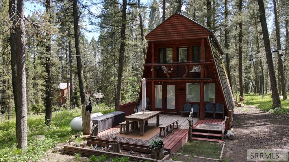3528 Pine Cone Drive, ISLAND PARK, Idaho image 2