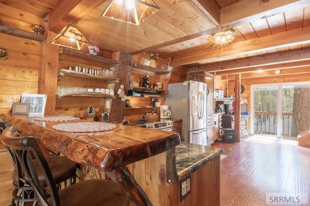 3528 Pine Cone Drive, ISLAND PARK, Idaho image 7