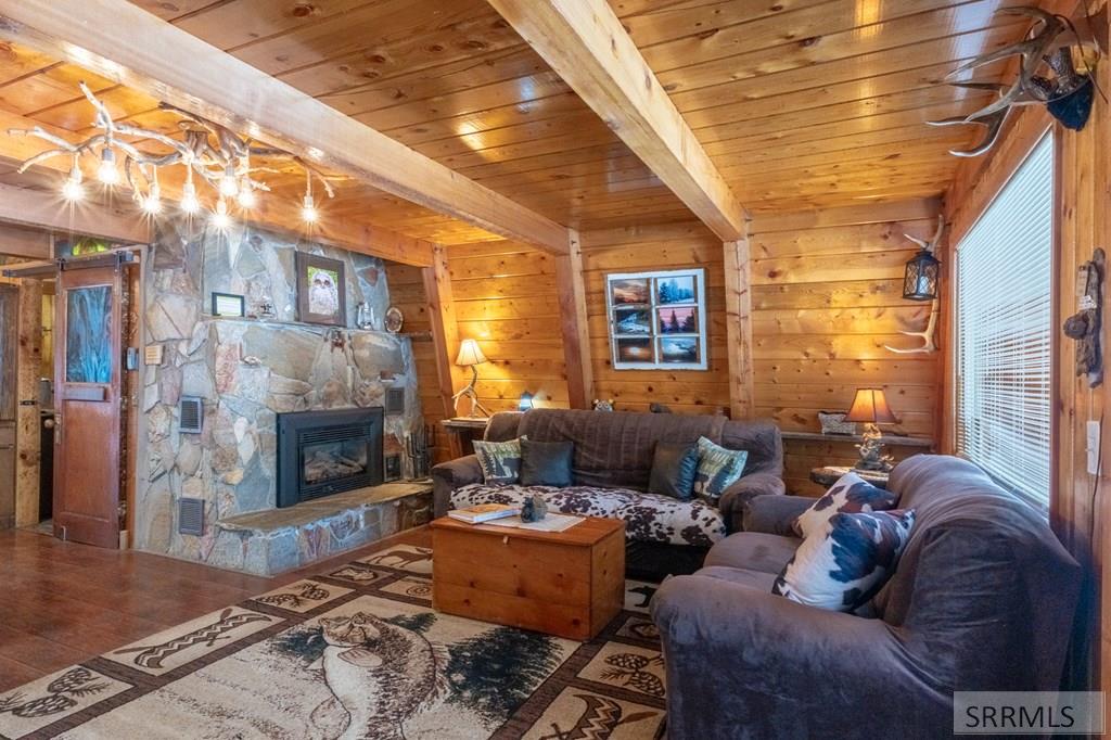 3528 Pine Cone Drive, ISLAND PARK, Idaho image 4