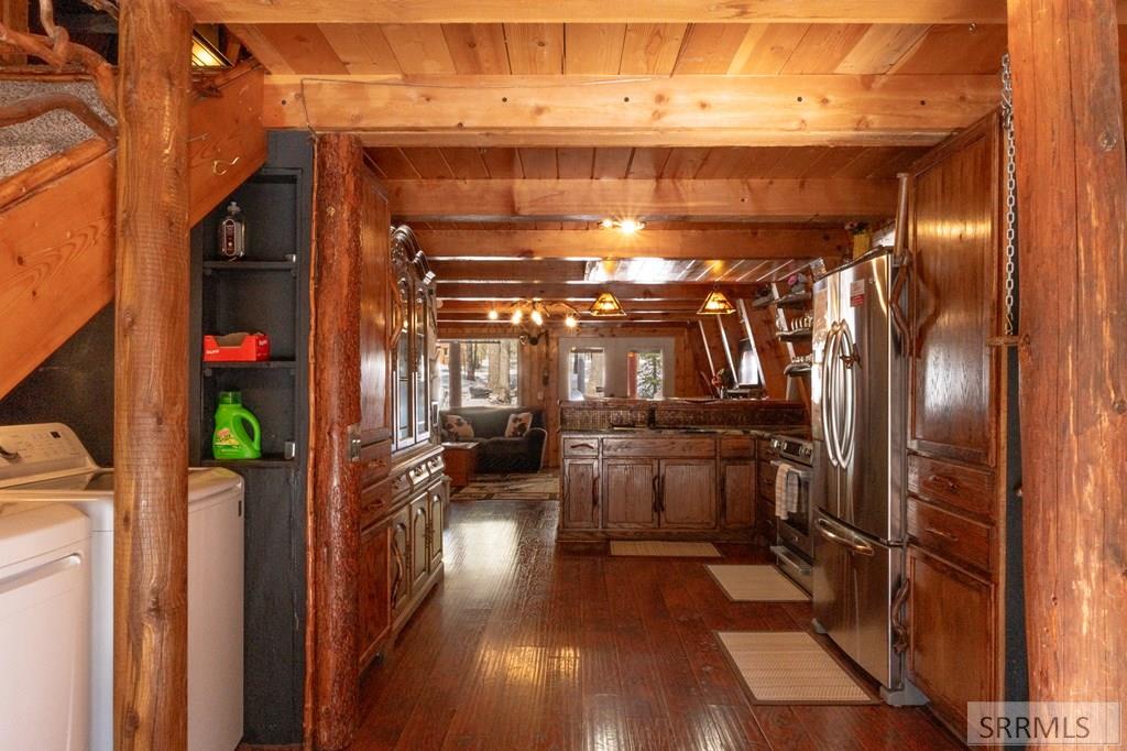 3528 Pine Cone Drive, ISLAND PARK, Idaho image 11