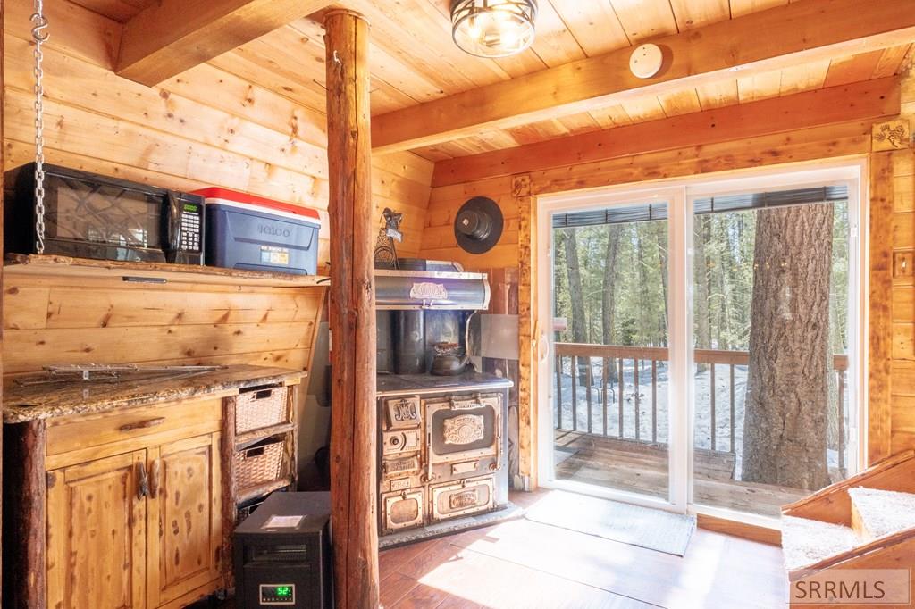 3528 Pine Cone Drive, ISLAND PARK, Idaho image 10