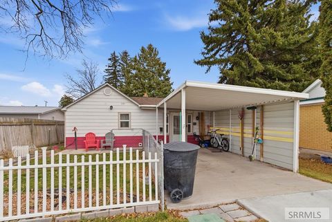 Photo of 221 S Holmes Avenue, SHELLEY, ID 83274 (MLS # 2184480)