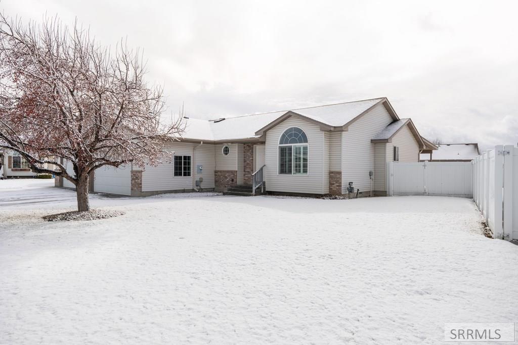 3828 Briar Creek Circle