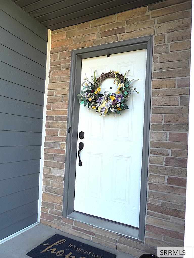 27 White Pine Lane