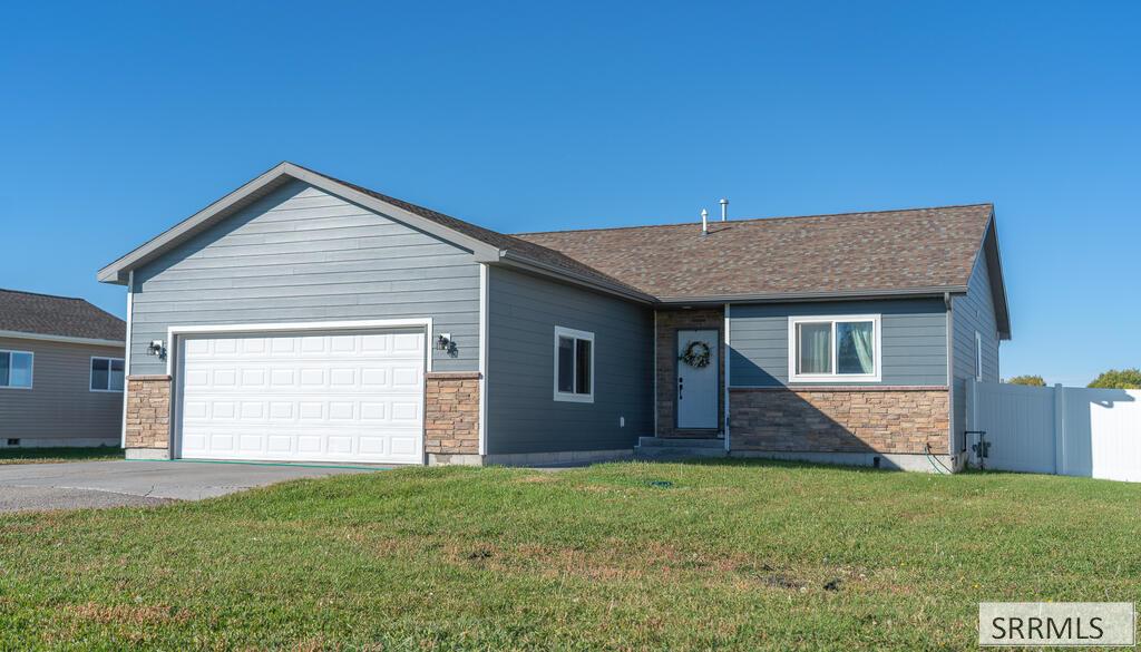27 White Pine Lane
