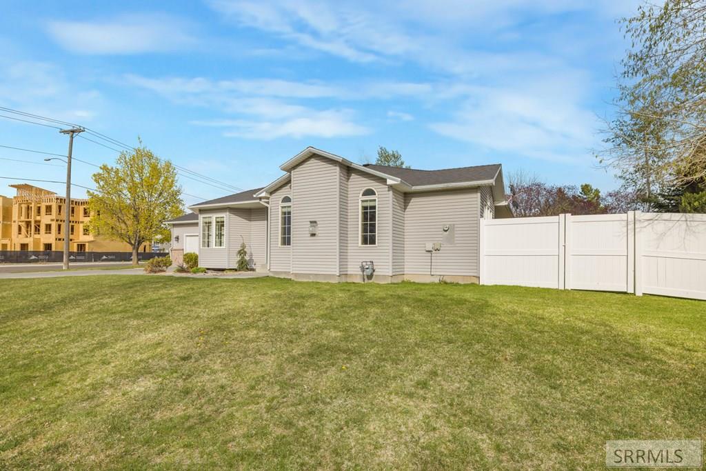 850 E 25th Street, IDAHO FALLS, Idaho image 4