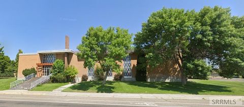 Photo of 665 E John Adams Parkway, IDAHO FALLS, ID 83401 (MLS # 2178624) Photo of 665 E John Adams Parkway, IDAHO FALLS, ID 83401 (MLS # 2178624)