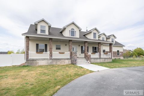 Photo of 11 N 3202 E, IDAHO FALLS, ID 83401 (MLS # 2186232)