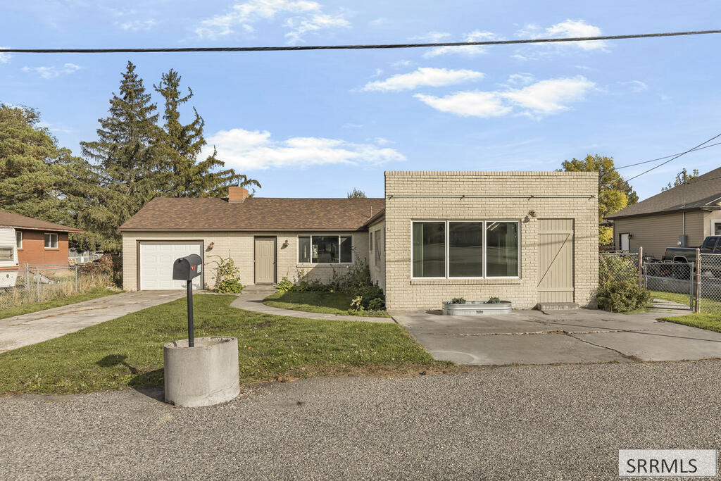 2955 Central Avenue