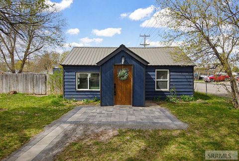 Photo of 1195 Jefferson Avenue, IDAHO FALLS, ID 83402 (MLS # 2185168)