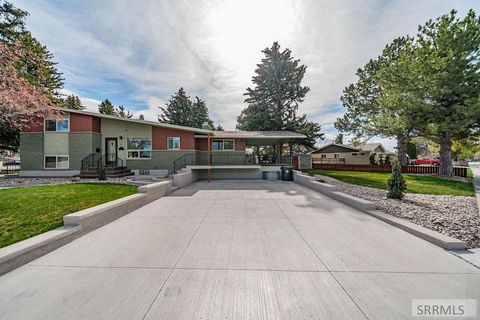 Photo of 1045 York Drive, BLACKFOOT, ID 83221 (MLS # 2185374)