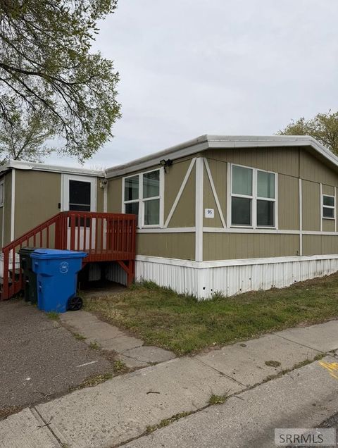 Photo of 845 W Barton Road #95, POCATELLO, ID 83204 (MLS # 2185751)