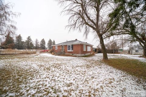 Photo of 11260 N 15th E, IDAHO FALLS, ID 83401 (MLS # 2182032)