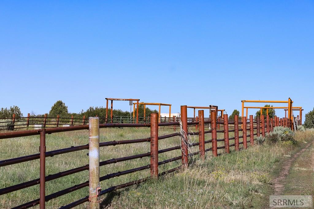 1780 Sadorus Hill Road, ASHTON, Idaho image 11